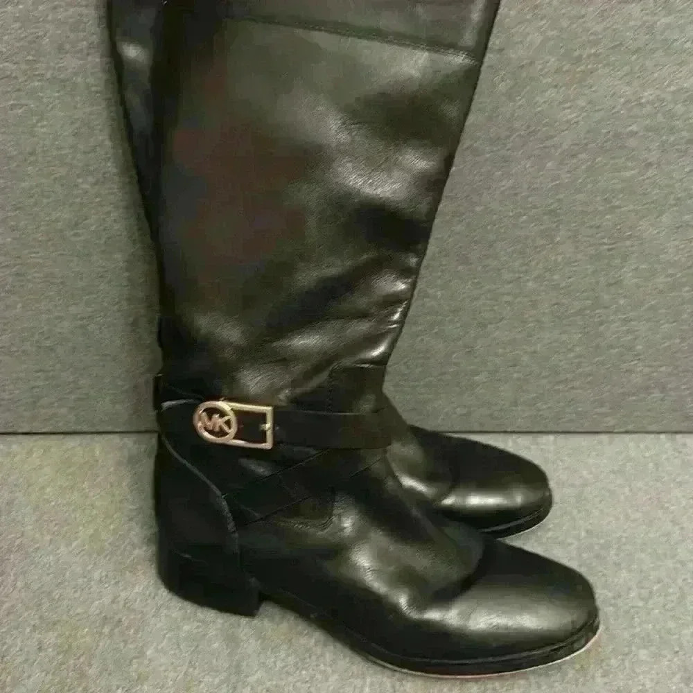 Michael Kors Women's Bryce Tall Boot Black Leather Zip Up Riding Boots Size 10. - Picture 3 of 14